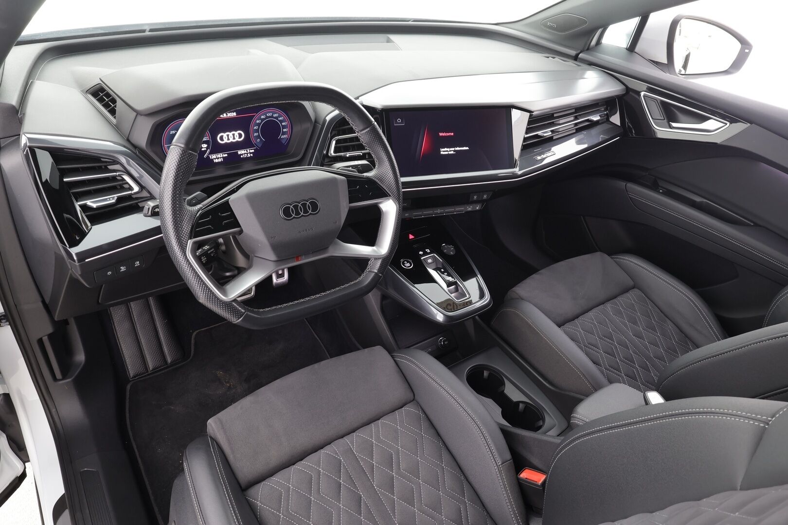 AUDI Q4 E-TRON 2023 40 e-tron - | Sonos | ILP | Koukku | ACC | Matrix-LED | P.Kamera | Kaistavahti | Navi | Keyless | Sporttipenkit | Merkkihuollot |