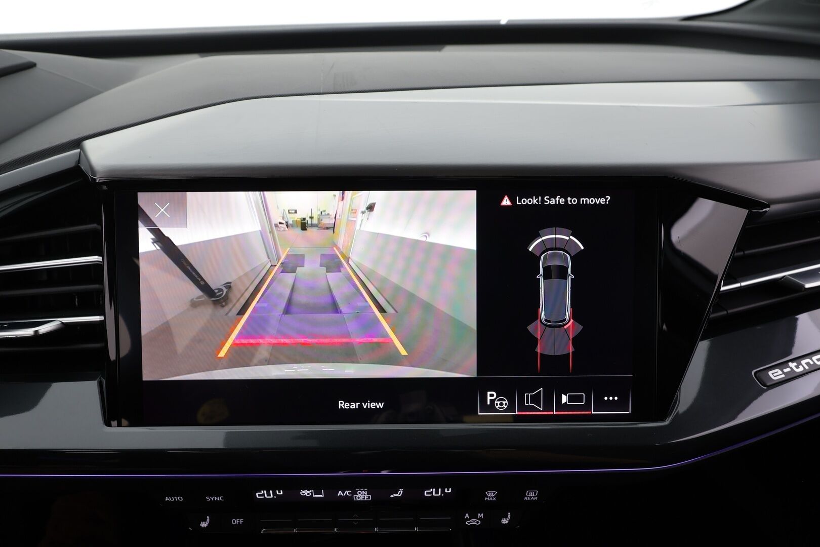 AUDI Q4 E-TRON 2023 40 e-tron - | Sonos | ILP | Koukku | ACC | Matrix-LED | P.Kamera | Kaistavahti | Navi | Keyless | Sporttipenkit | Merkkihuollot |