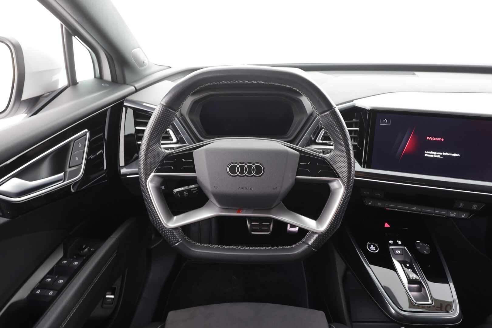 AUDI Q4 E-TRON 2023 40 e-tron - | Sonos | ILP | Koukku | ACC | Matrix-LED | P.Kamera | Kaistavahti | Navi | Keyless | Sporttipenkit | Merkkihuollot |