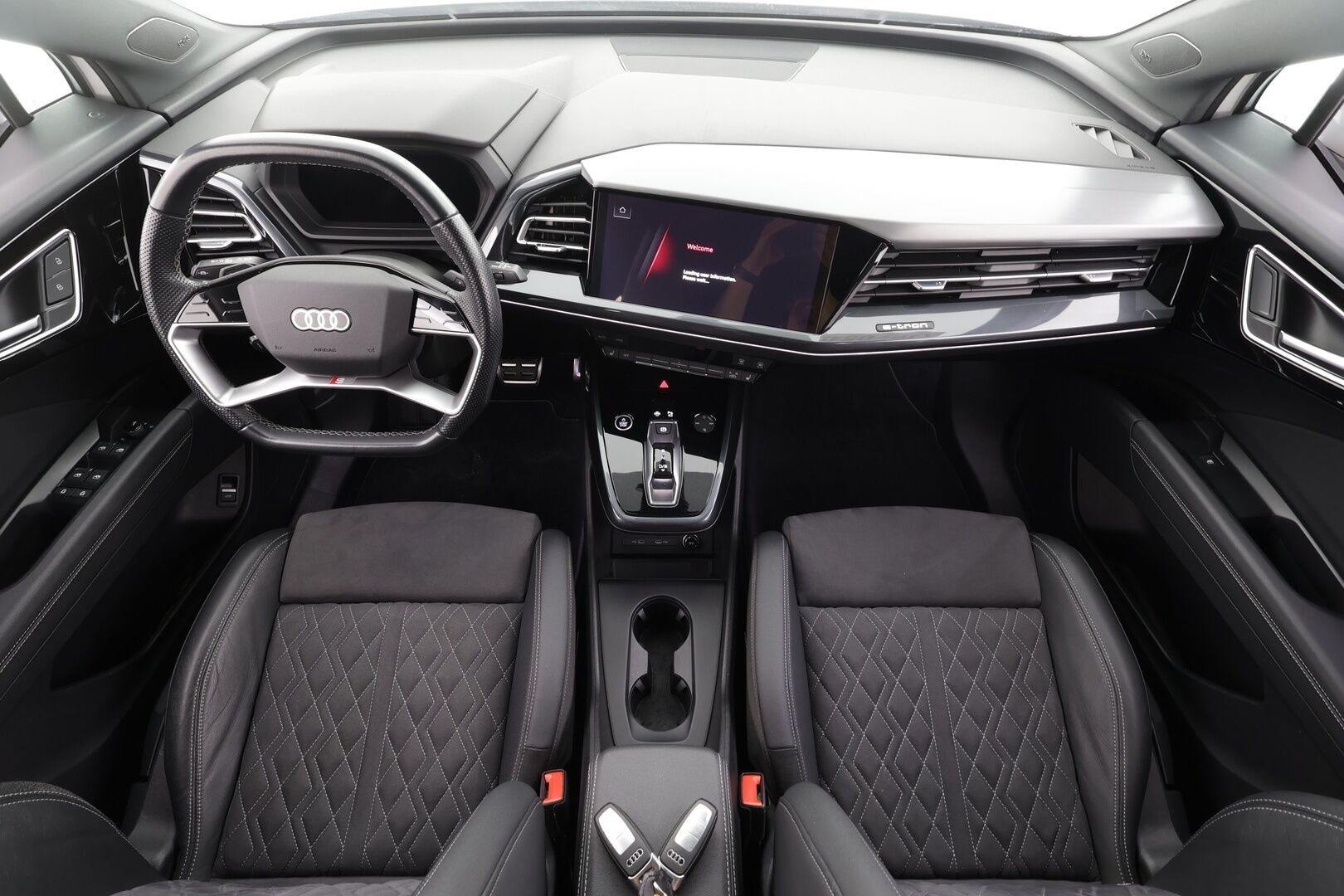 AUDI Q4 E-TRON 2023 40 e-tron - | Sonos | ILP | Koukku | ACC | Matrix-LED | P.Kamera | Kaistavahti | Navi | Keyless | Sporttipenkit | Merkkihuollot |