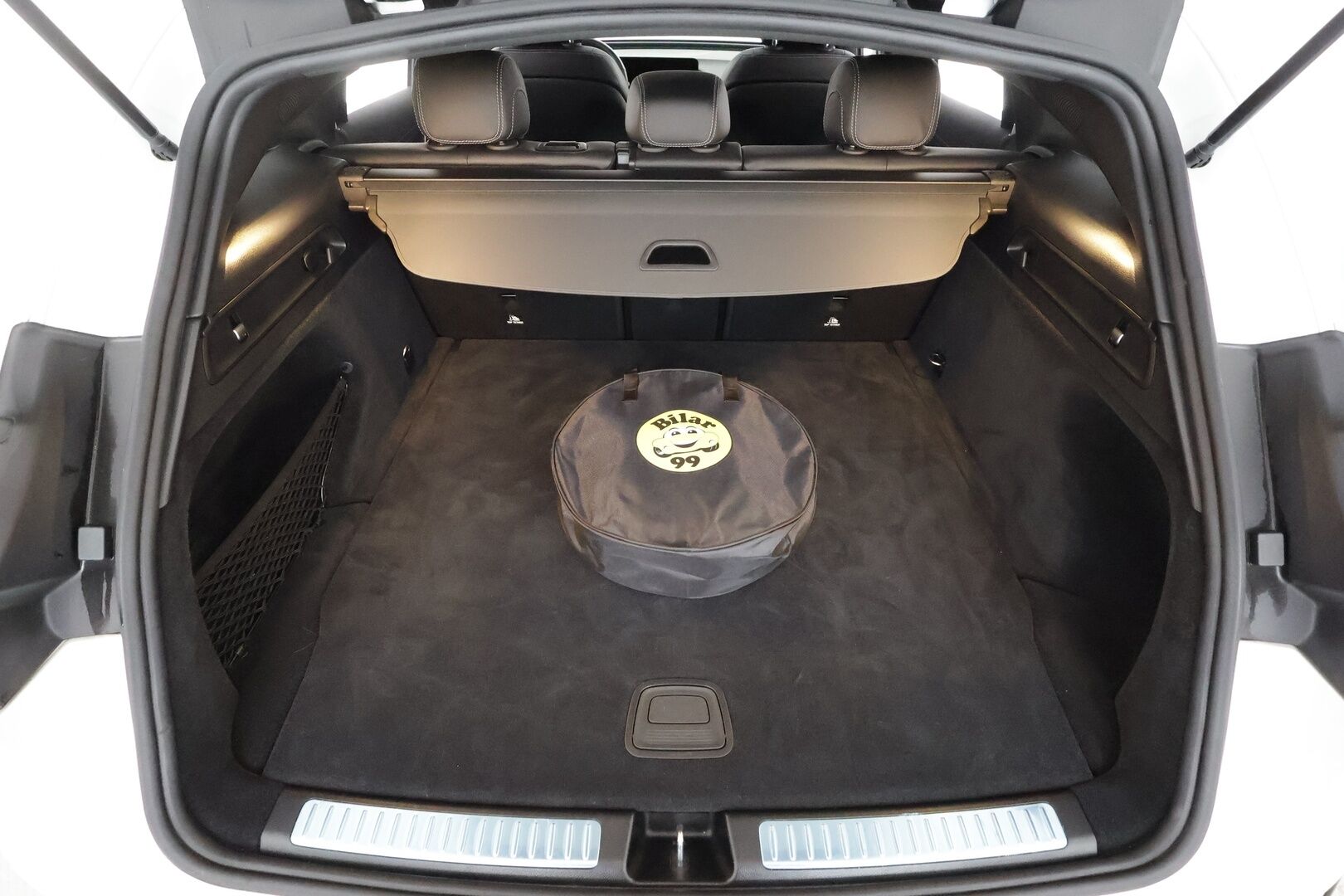 MERCEDES-BENZ EQC 2023 400 4Matic AMG - | Lasikattoluukku | Koukku | ILP | Distronic | 360 | Comfort-istuimet Muistilla | HUD | LED | Navi | Kaistavahti | Keyless | 2x Latauskaapelit | 