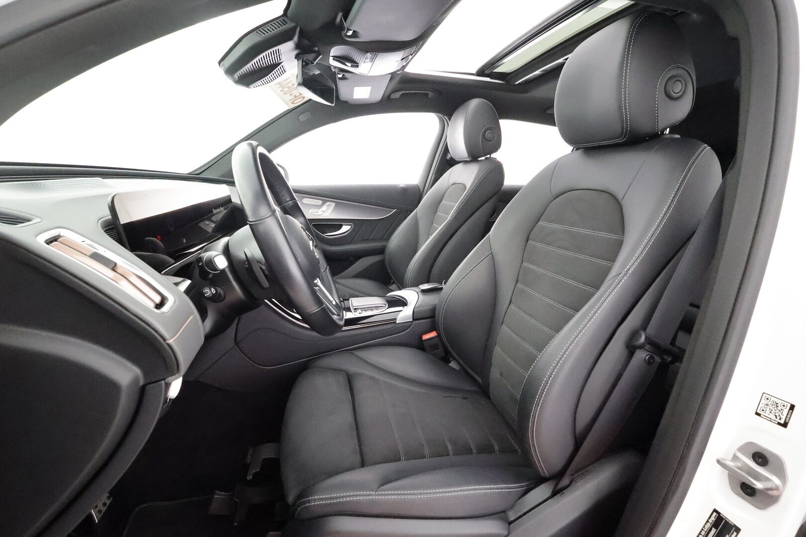 MERCEDES-BENZ EQC 2023 400 4Matic AMG - | Lasikattoluukku | Koukku | ILP | Distronic | 360 | Comfort-istuimet Muistilla | HUD | LED | Navi | Kaistavahti | Keyless | 2x Latauskaapelit | 