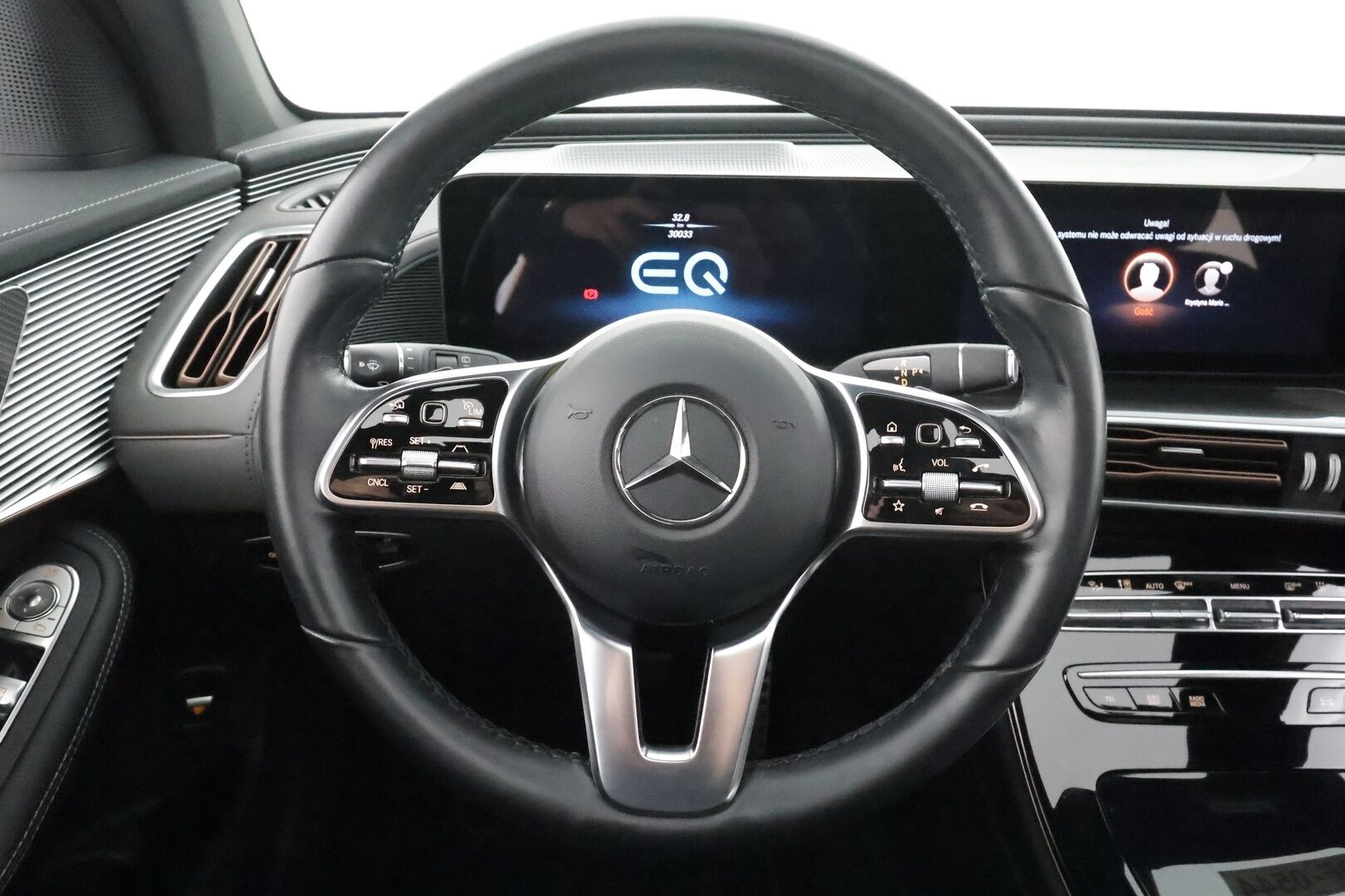 MERCEDES-BENZ EQC 2023 400 4Matic AMG - | Lasikattoluukku | Koukku | ILP | Distronic | 360 | Comfort-istuimet Muistilla | HUD | LED | Navi | Kaistavahti | Keyless | 2x Latauskaapelit | 