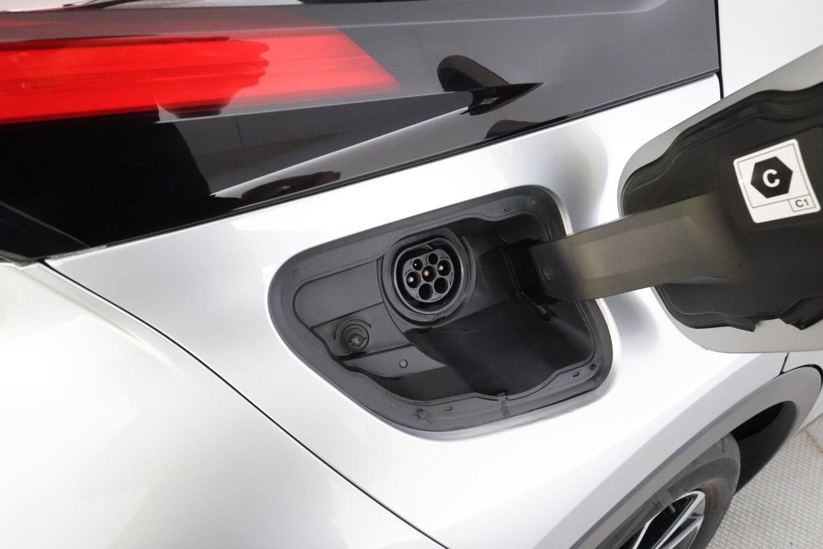 TOYOTA C-HR 2024 Plug-in hybrid - | ACC | LED | P.Kamera | Navi | Kaistavahti | Katveavustin | Keyless | Digimittaristo | Merkkihuollettu |