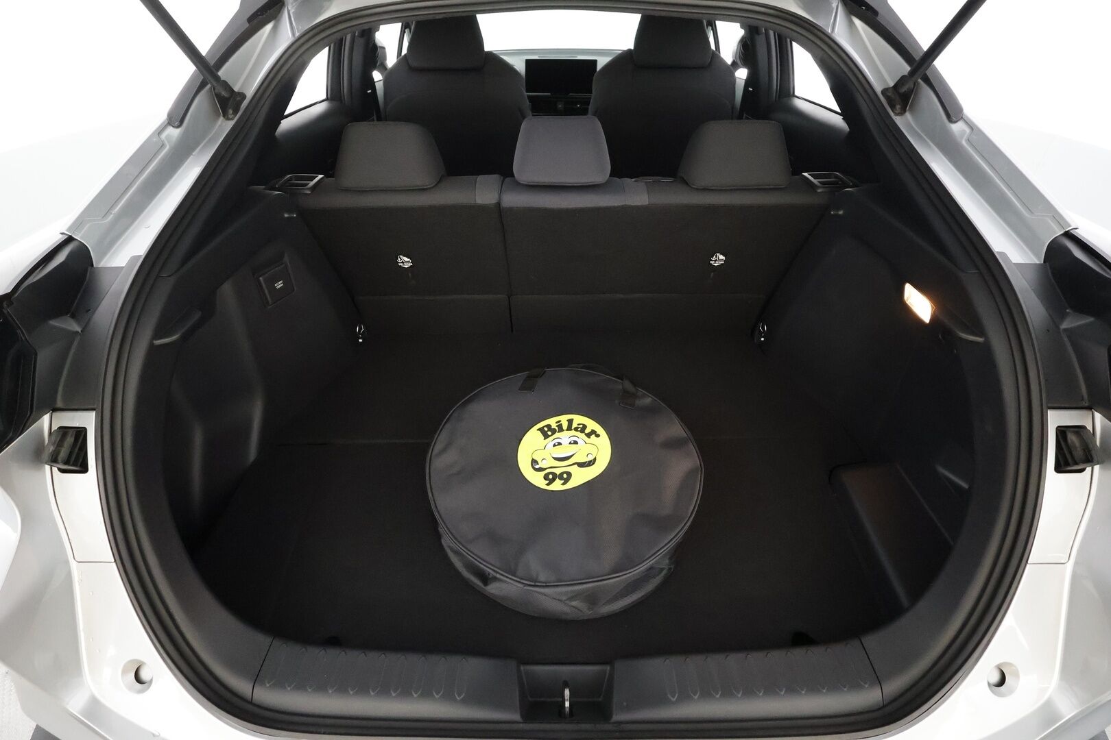 TOYOTA C-HR 2024 Plug-in hybrid - | ACC | LED | P.Kamera | Navi | Kaistavahti | Katveavustin | Keyless | Digimittaristo | Merkkihuollettu |
