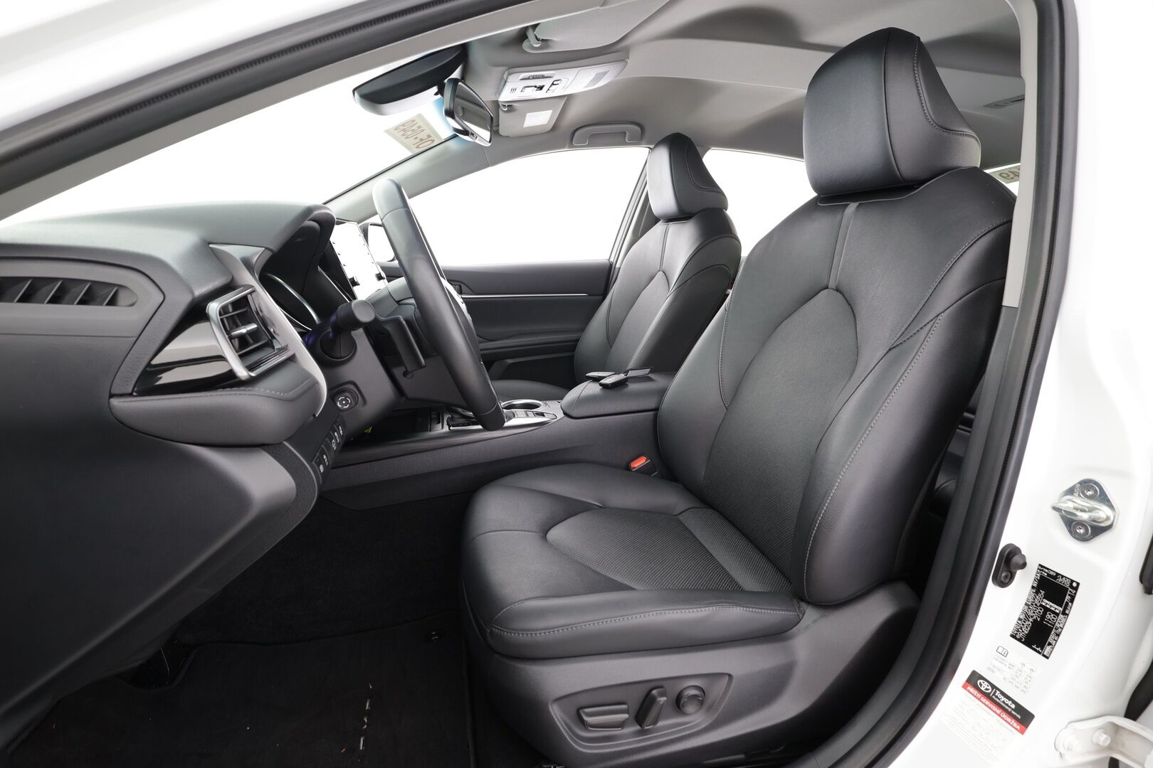 TOYOTA CAMRY 2023 2,5 Hybrid Premium - | ACC | LED | P.Kamera | Nahkaverhoilu | Sähköpenkit | Katveavustin | Navi | Kaistavahti | Keyless | Apple&Android | Ratinlämmitys | Merkkihuollot | 