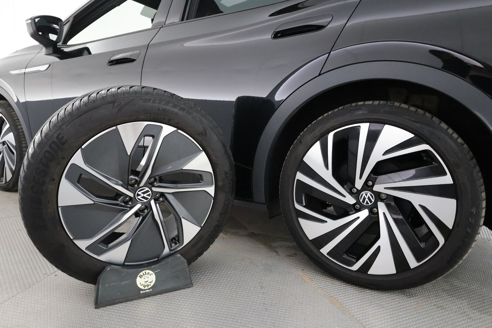 VOLKSWAGEN ID.5 2022 GTX Dual Motor AWD 220kW - | ACC | ILP | IQ-Matrix LED | 360-Kamera | Ergoactive hierovat muistipenkit | Ratinlämmitys | Puolinahat | Apple&Android | Merkkihuollettu | Kahdet Renkaat |