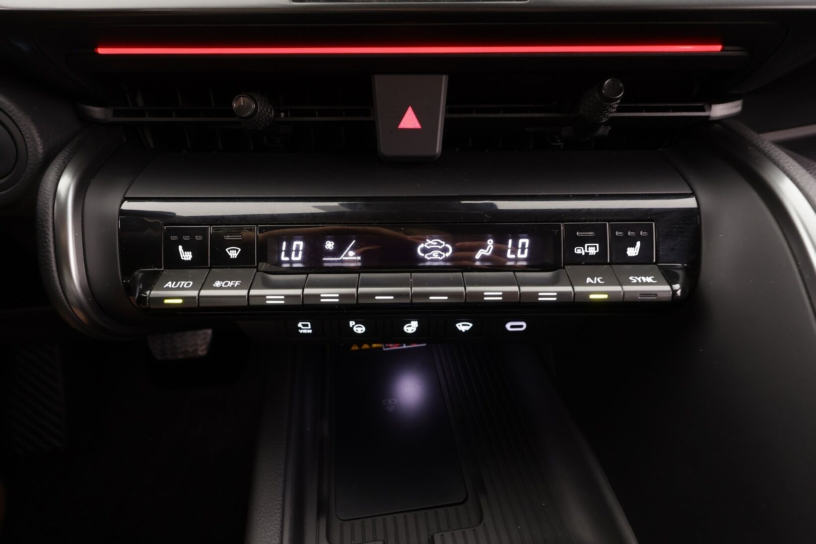 TOYOTA C-HR 2024 2,0 Plug-in Hybrid GR SPORT - | ACC | JBL | HUD | 360 | Sähköpenkki |c LED | Navi | Katveavustin | Digimittaristo | Nahka-Alcantara | Kaistavahti | Keyless | 2x Latauskaapelit | Kahdet renkaat | Merkkihuollettu |
