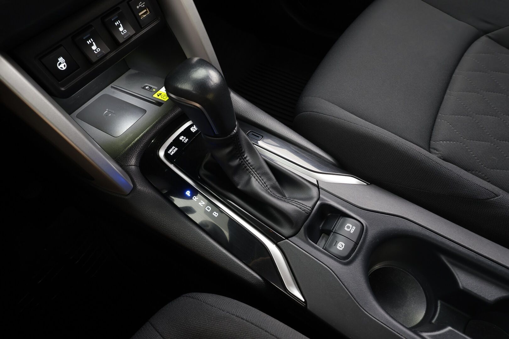 TOYOTA COROLLA CROSS 2023 2.0 Hybrid AWD-i Style - | ACC | LED | P.Kamera | Digimittaristo | Apple&Android | Navi | Kaistavahti | Keyless | Digimittaristo | Kahdet renkaat | 