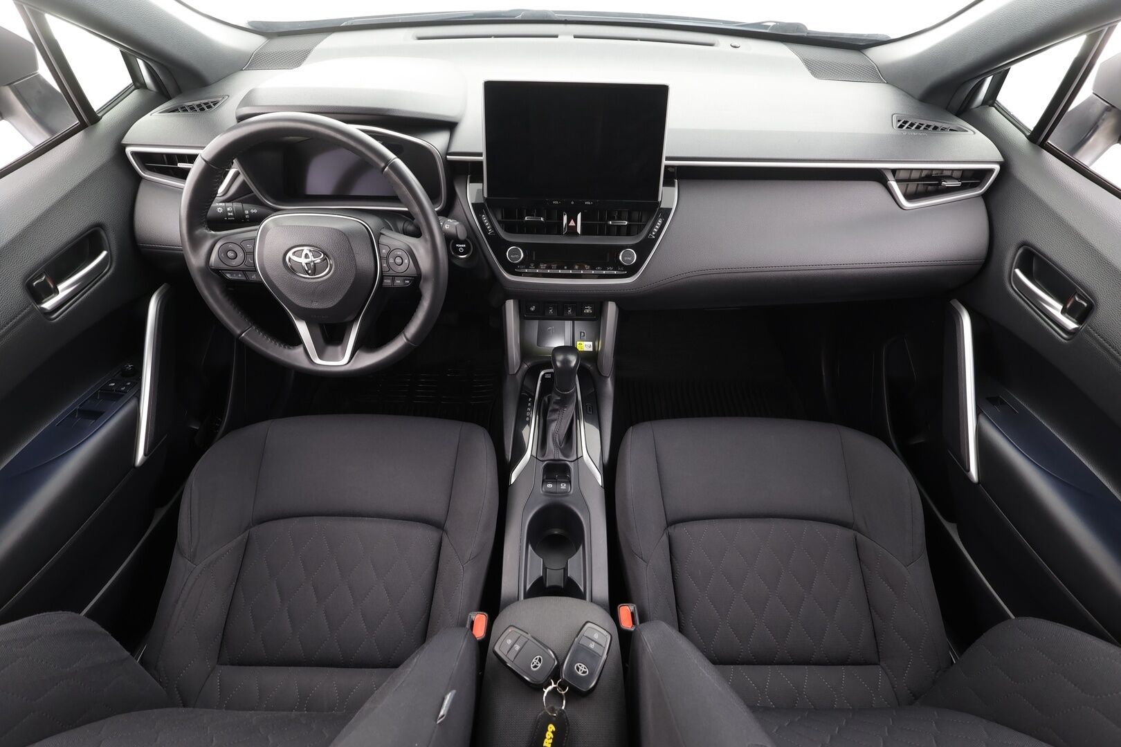 TOYOTA COROLLA CROSS 2023 2.0 Hybrid AWD-i Style - | ACC | LED | P.Kamera | Digimittaristo | Apple&Android | Navi | Kaistavahti | Keyless | Digimittaristo | Kahdet renkaat | 