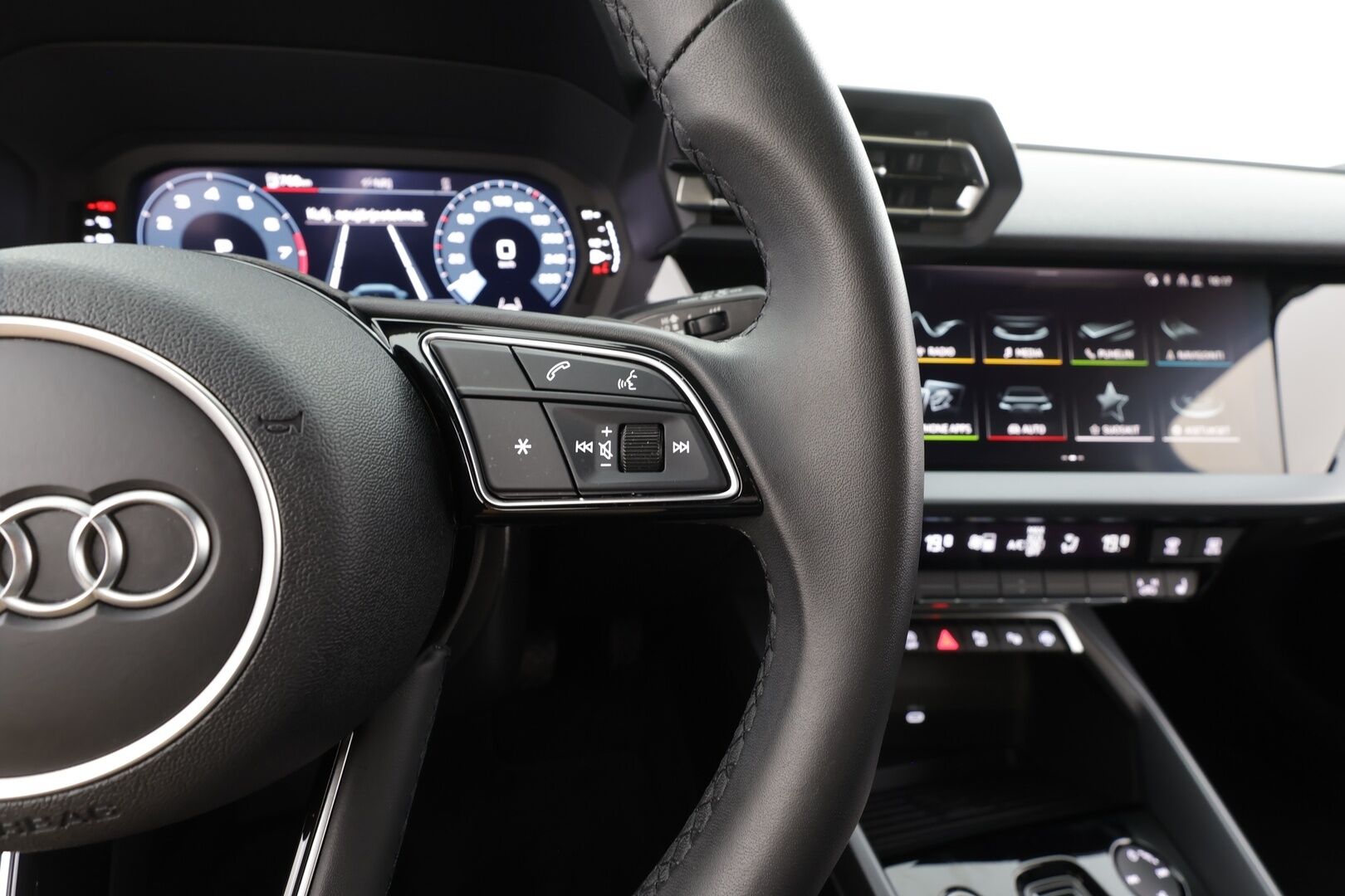 Audi A3 2025 Sportback 35 TFSI Proline - | ACC | LED | Sporttipenkit | P.Kamera | Digimittaristo | Keyless | Apple&Android |