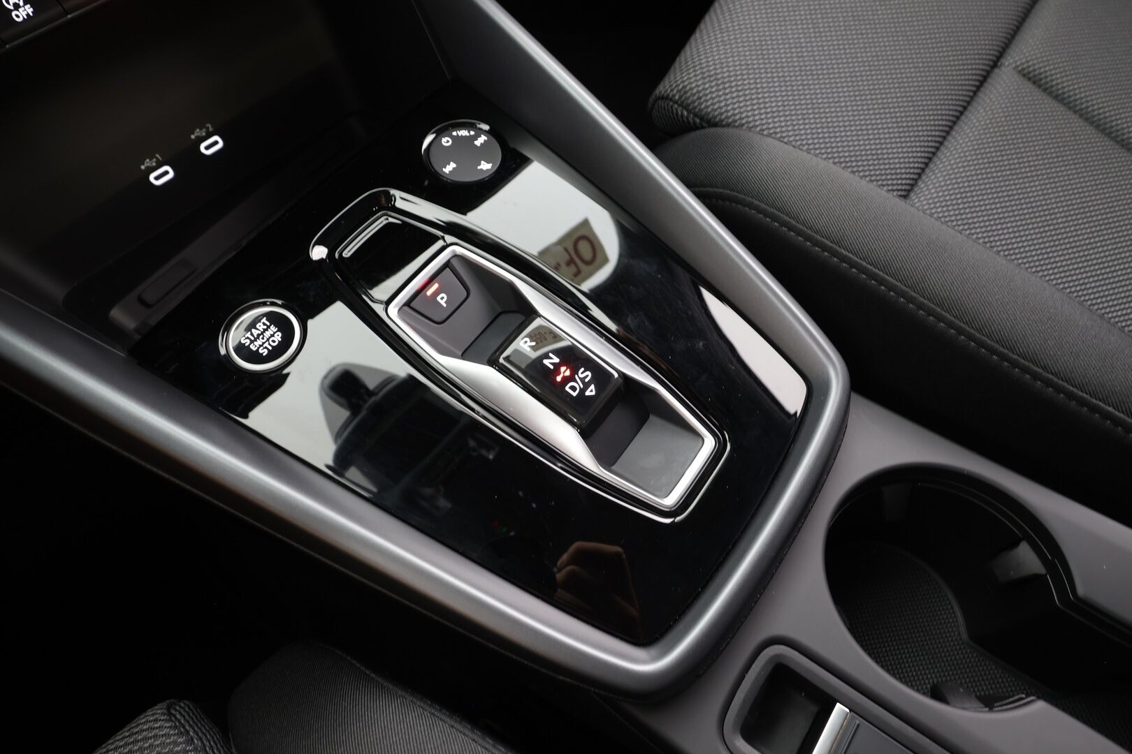 Audi A3 2025 Sportback 35 TFSI Proline - | ACC | LED | Sporttipenkit | P.Kamera | Digimittaristo | Keyless | Apple&Android |