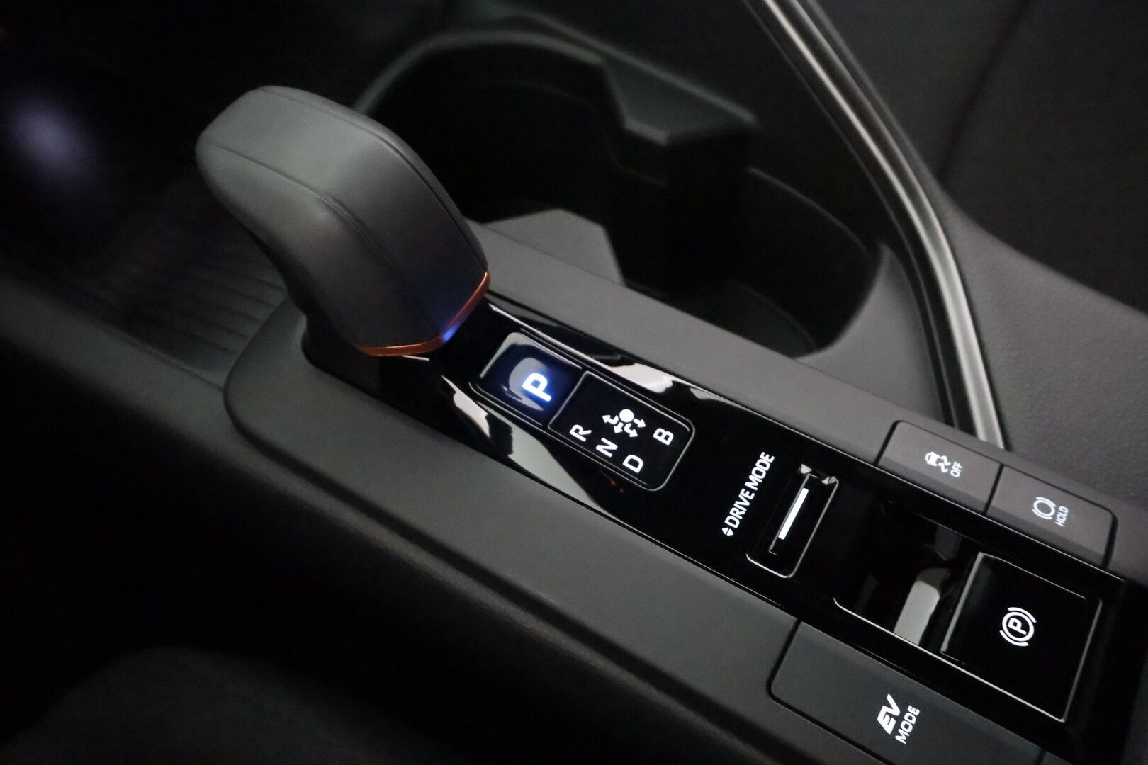 TOYOTA C-HR 2024 1,8 Hybrid Style - ACC | LED | P.Kamera | Navi | Kaistavahti | Keyless | Katveavustin | Digimittaristo | Merkkihuollot 