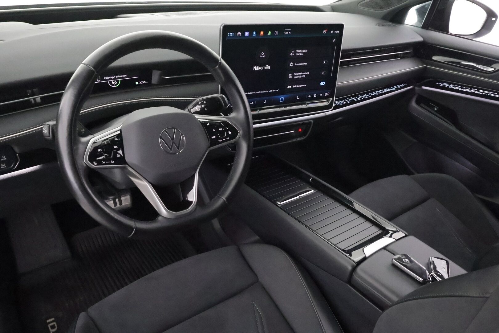 VOLKSWAGEN ID.7 2025 210kW 82kWh Pro Tourer - | ACC | ILP | Koukku | Matrix-LED | Hierovat Muistipenkit | 360-Kamera | HUD | Ratinlämmitys | Puolinahat | Keyless | Apple&Android | Merkkihuollettu | Kahdet Renkaat |