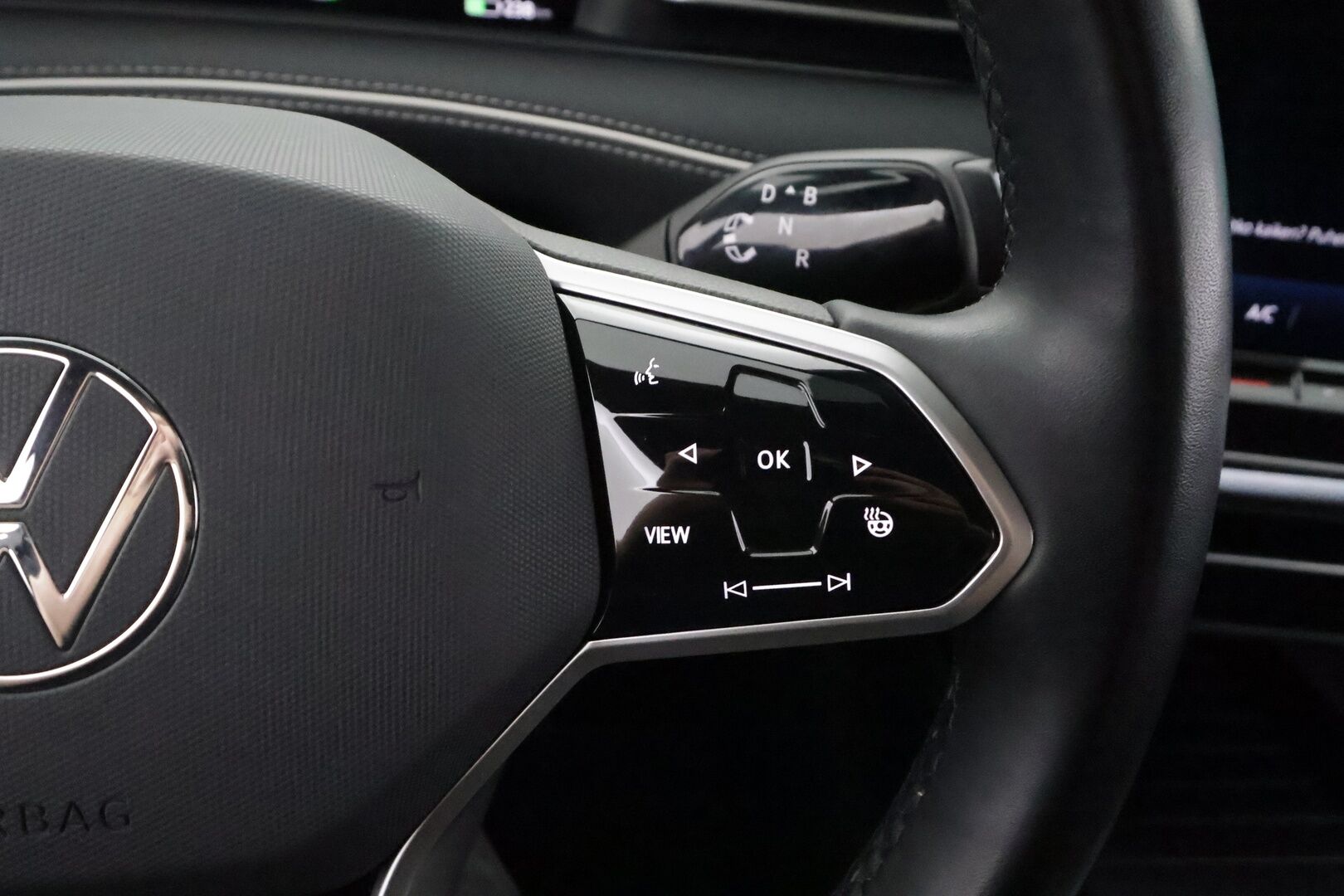 VOLKSWAGEN ID.7 2025 210kW 82kWh Pro Tourer - | ACC | ILP | Koukku | Matrix-LED | Hierovat Muistipenkit | 360-Kamera | HUD | Ratinlämmitys | Puolinahat | Keyless | Apple&Android | Merkkihuollettu | Kahdet Renkaat |