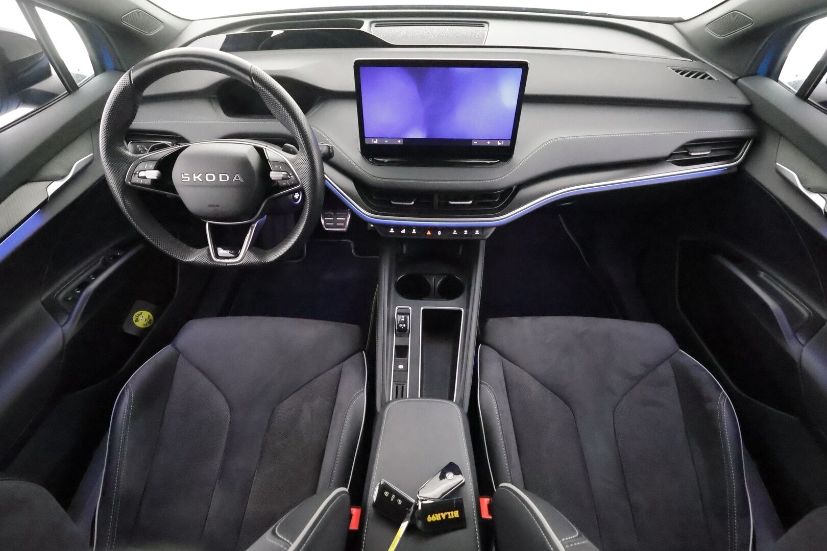 SKODA ENYAQ 2026 85x 4x4 SportLine - | ACC | ILP | Koukku | Canton | Matrix-LED | HUD | Hierovat Muistipenkit | 360-Kamera | Puolinahat | Keyless | Apple&Android | Merkkihuollettu |
