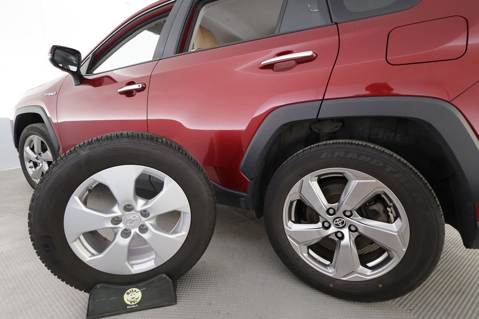 TOYOTA RAV4 2022 2.5 Hybrid AWD-i Premium - | ACC | Koukku | JBL | Muistipenkki | Ilmastoidut nahat | 360° | Keyless | LTA | BSM | Apple & Android | Lämm. ratti | 2x renkaat aluin | ALV |