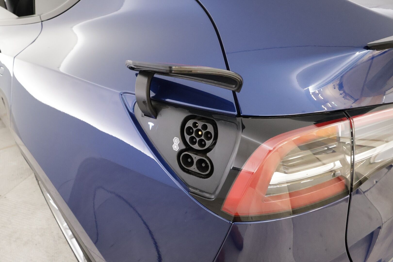 TESLA MODEL Y 2022 Long Range Dual Motor - | ILP | ACC | Lasikatto | Matrix-LED | P.Kamera | Muistipenkki | Premium Audio | Navi | Kaistavahti | Keyless |