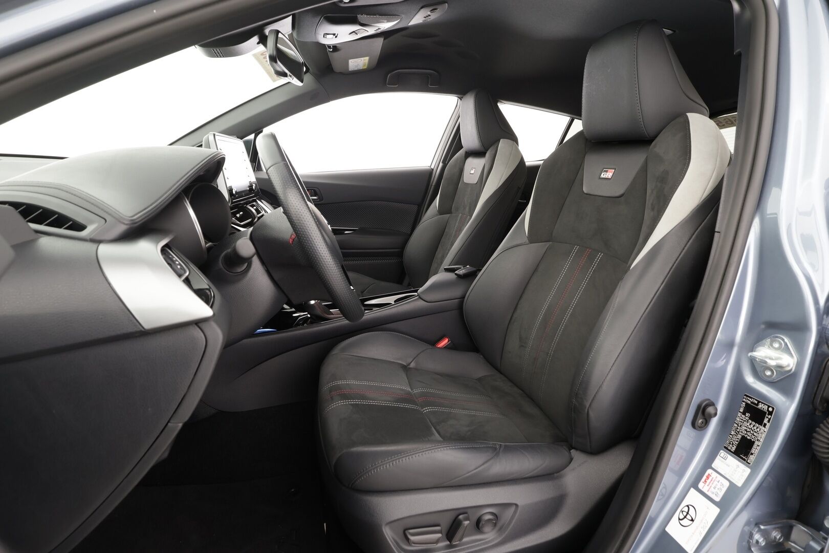 Toyota C-HR 2021 2,0 Hybrid GR Sport - | ACC | JBL | Sähköpenkki | Nahka-alcantara | Bi-Tone | AFS-LED | P.kamera | Keyless | Navi | BSM | Lane Assist | Apple&Android | Merkkihuollot | 
