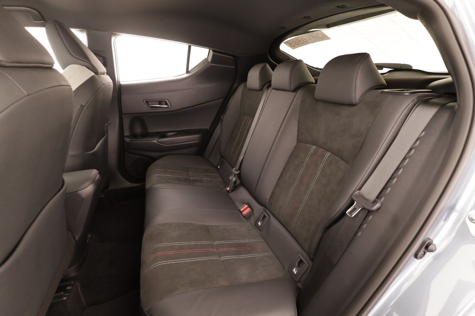 Toyota C-HR 2021 2,0 Hybrid GR Sport - | ACC | JBL | Sähköpenkki | Nahka-alcantara | Bi-Tone | AFS-LED | P.kamera | Keyless | Navi | BSM | Lane Assist | Apple&Android | Merkkihuollot | 