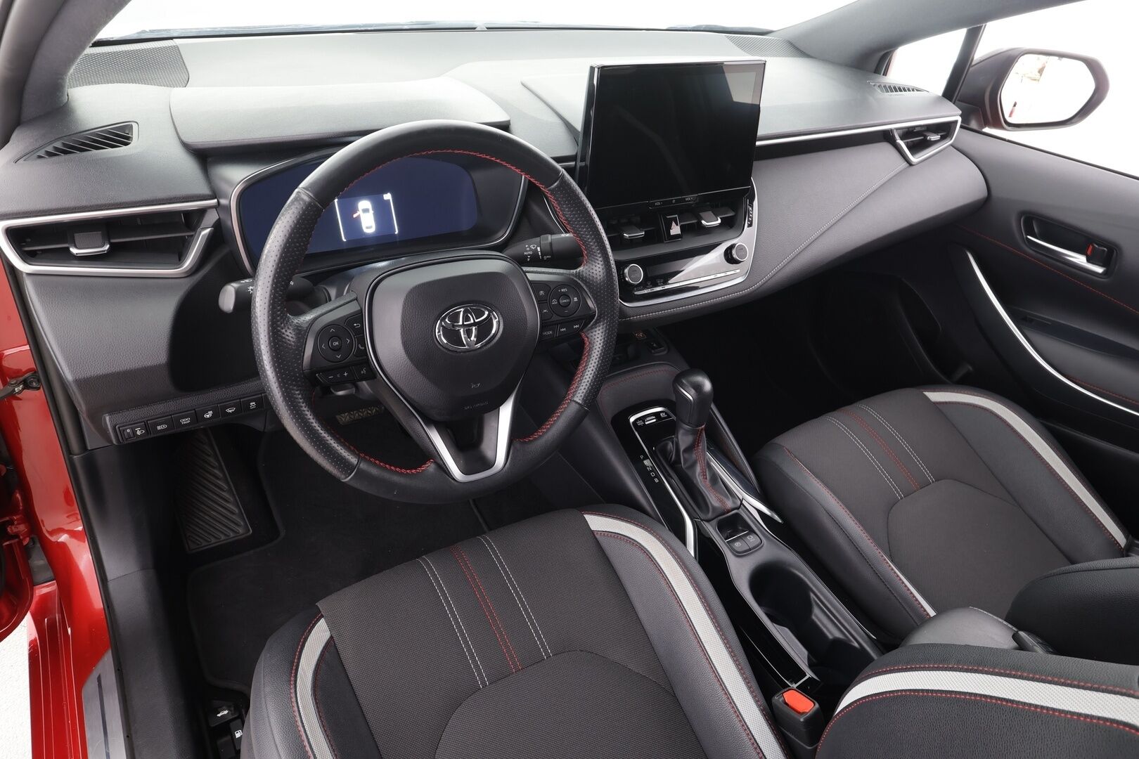 Toyota Corolla 2023 Sedan 1,8 Hybrid GR Sport - | ACC | LED | P.Kamera | Kaistavahti | Navi | Keyless | Digimittaristo | Apple&Android | Merkkihuollot | 