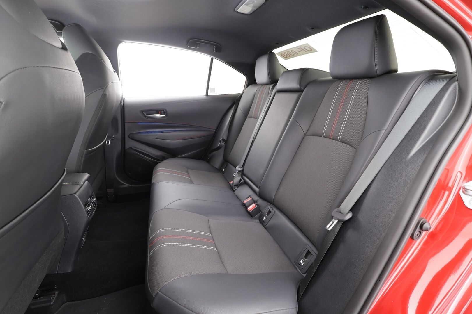 Toyota Corolla 2023 Sedan 1,8 Hybrid GR Sport - | ACC | LED | P.Kamera | Kaistavahti | Navi | Keyless | Digimittaristo | Apple&Android | Merkkihuollot | 
