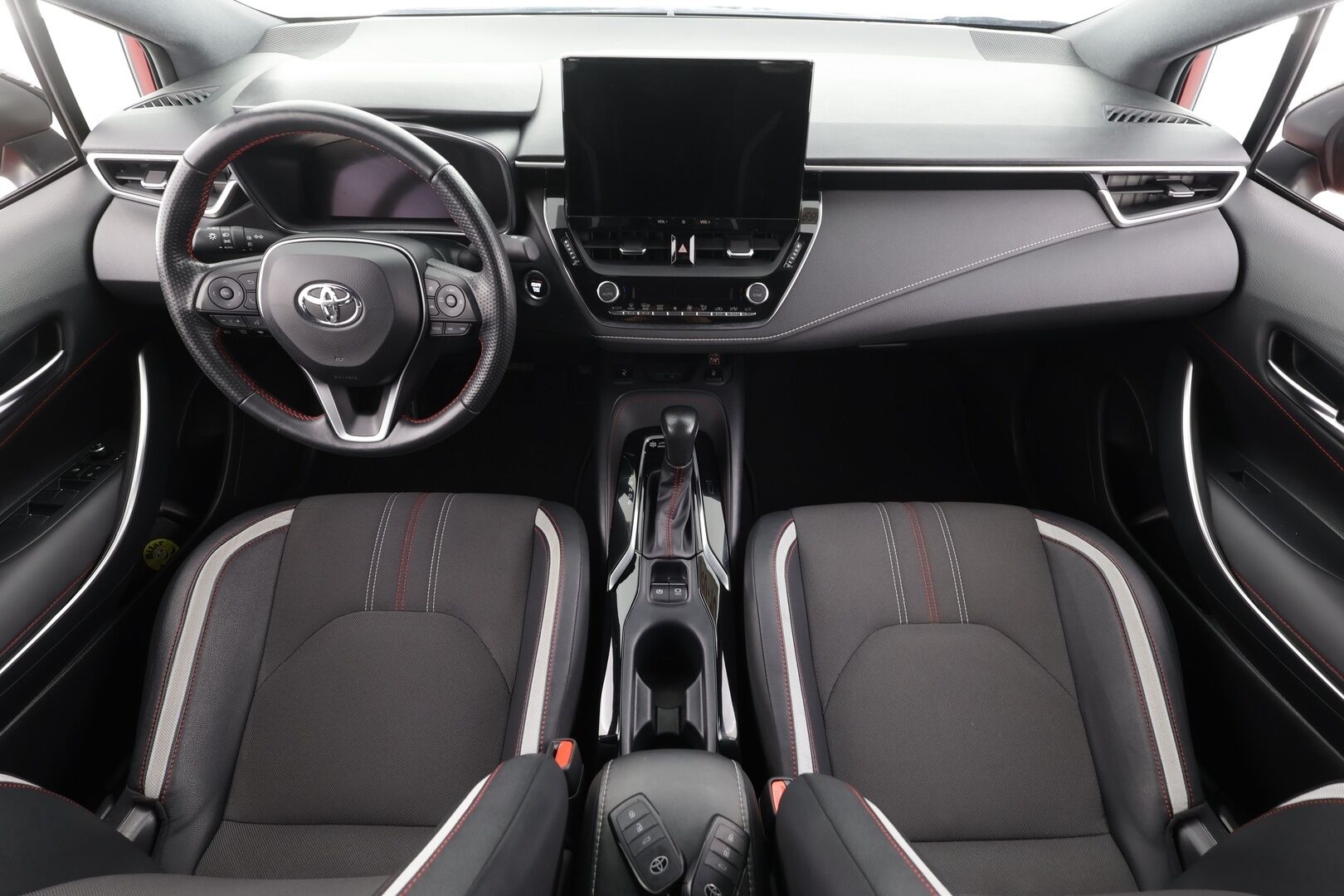 Toyota Corolla 2023 Sedan 1,8 Hybrid GR Sport - | ACC | LED | P.Kamera | Kaistavahti | Navi | Keyless | Digimittaristo | Apple&Android | Merkkihuollot | 