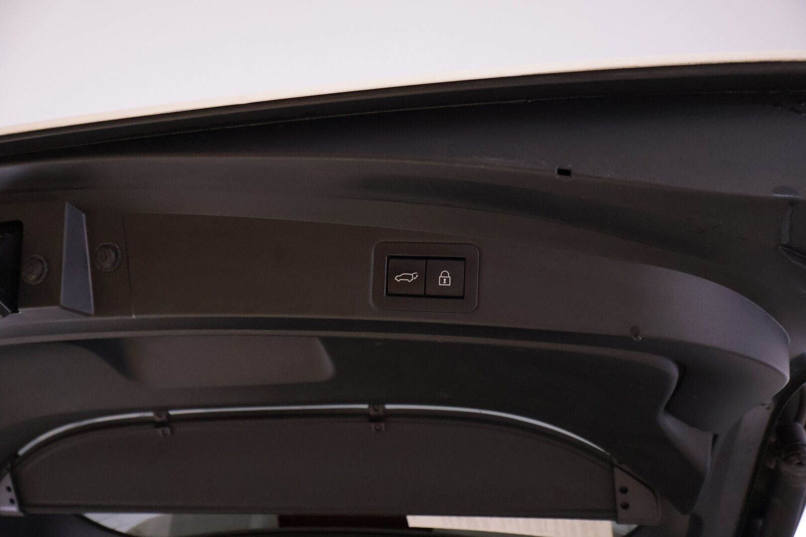 TOYOTA COROLLA 2022 2.0 Hybrid  e-CVT TREK - | ACC | Nahkaverhoilu | LTA | P.kamera ja tutkat | Apple & Android | Keyless | LED | Lämm. ratti | Sähk. takakontti | Bluetooth | PCS | RSA |