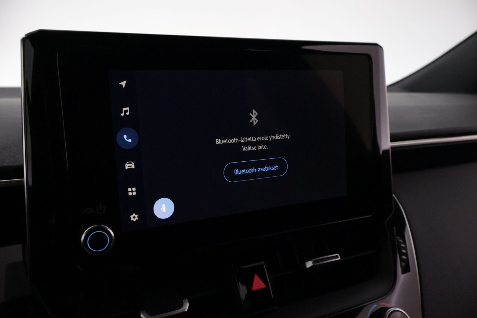 TOYOTA COROLLA 2022 2.0 Hybrid  e-CVT TREK - | ACC | Nahkaverhoilu | LTA | P.kamera ja tutkat | Apple & Android | Keyless | LED | Lämm. ratti | Sähk. takakontti | Bluetooth | PCS | RSA |