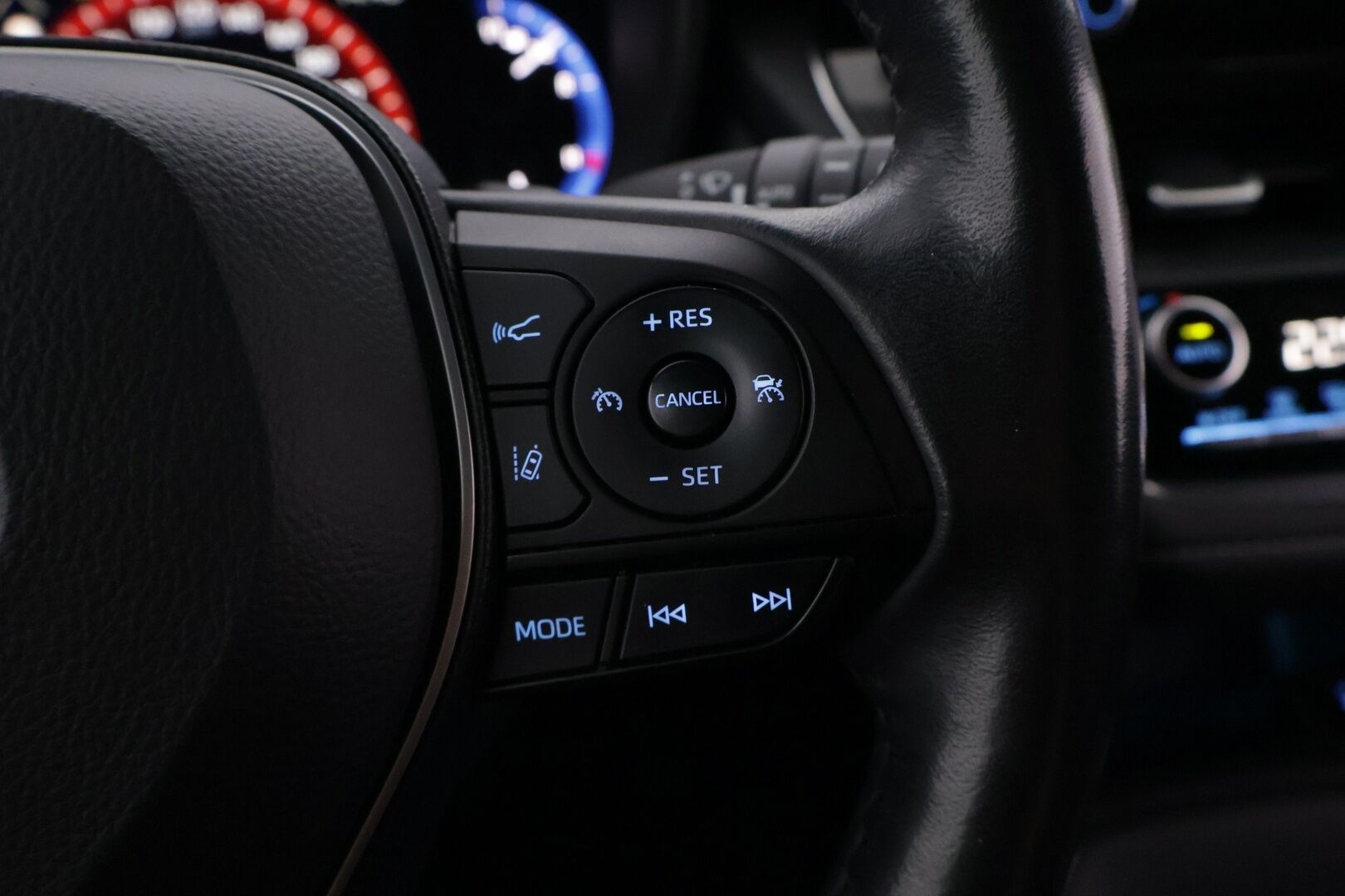 TOYOTA COROLLA 2022 2.0 Hybrid  e-CVT TREK - | ACC | Nahkaverhoilu | LTA | P.kamera ja tutkat | Apple & Android | Keyless | LED | Lämm. ratti | Sähk. takakontti | Bluetooth | PCS | RSA |