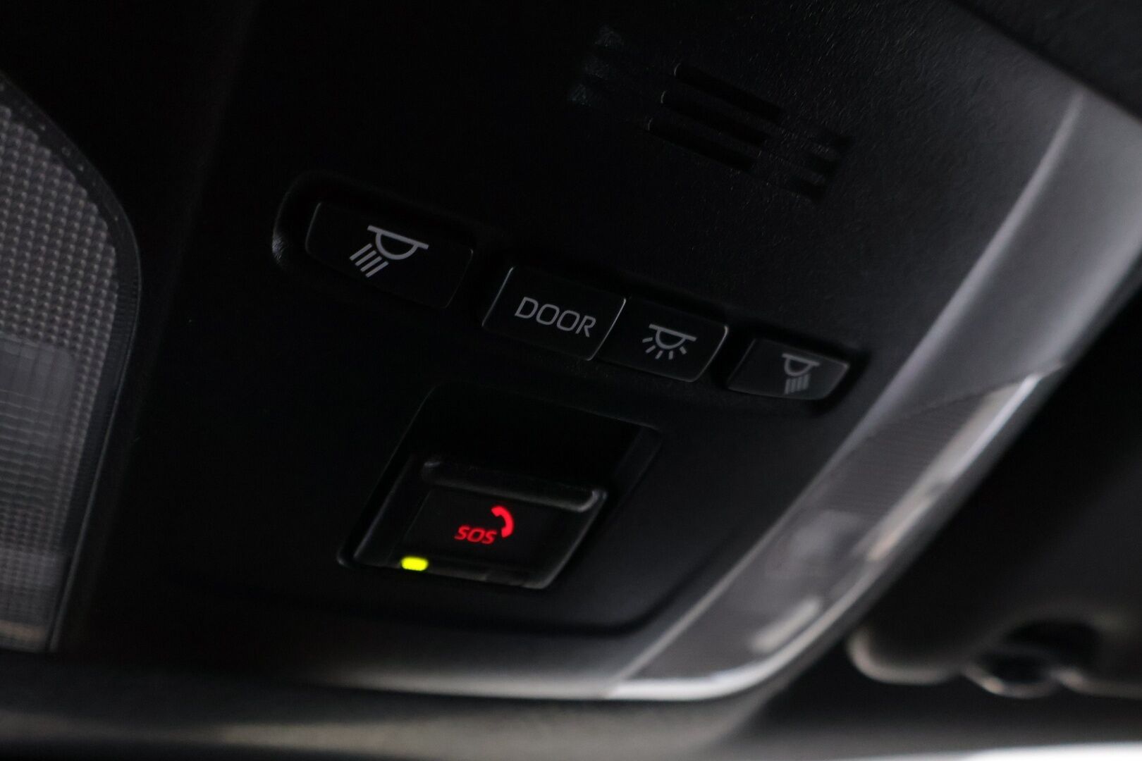 TOYOTA COROLLA 2022 2.0 Hybrid  e-CVT TREK - | ACC | Nahkaverhoilu | LTA | P.kamera ja tutkat | Apple & Android | Keyless | LED | Lämm. ratti | Sähk. takakontti | Bluetooth | PCS | RSA |