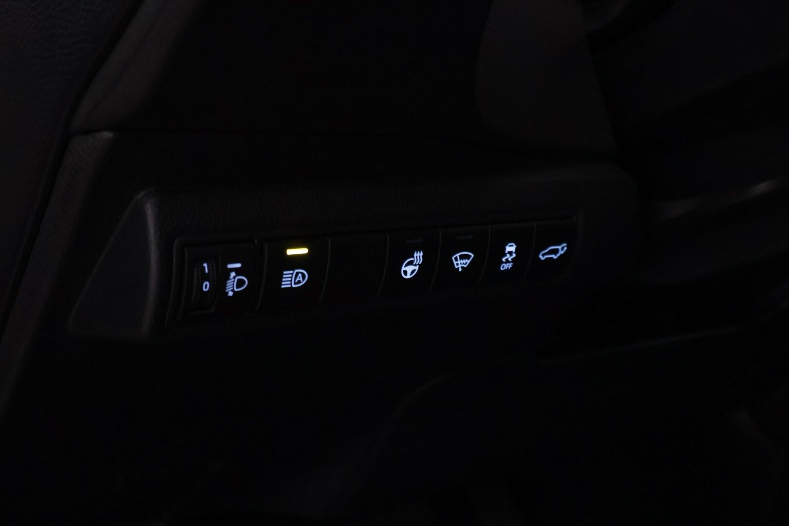 TOYOTA COROLLA 2022 2.0 Hybrid  e-CVT TREK - | ACC | Nahkaverhoilu | LTA | P.kamera ja tutkat | Apple & Android | Keyless | LED | Lämm. ratti | Sähk. takakontti | Bluetooth | PCS | RSA |