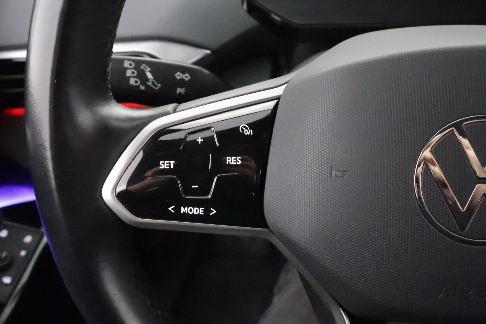VOLKSWAGEN ID4 2023 220kW 82kWh GTX - | ACC | ILP | Koukku | LED | P.Kamera | Kaistavahti | Navi | Keyless | Kahdet renkaat | Merkkihuollot |