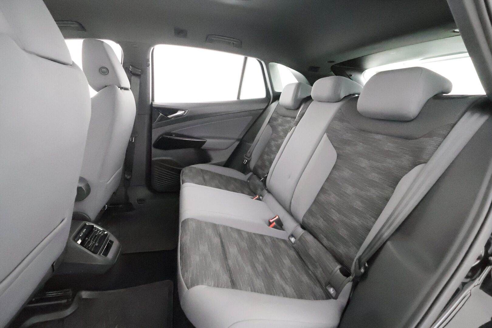 VOLKSWAGEN ID4 2023 220kW 82kWh GTX - | ACC | ILP | Koukku | LED | P.Kamera | Kaistavahti | Navi | Keyless | Kahdet renkaat | Merkkihuollot |
