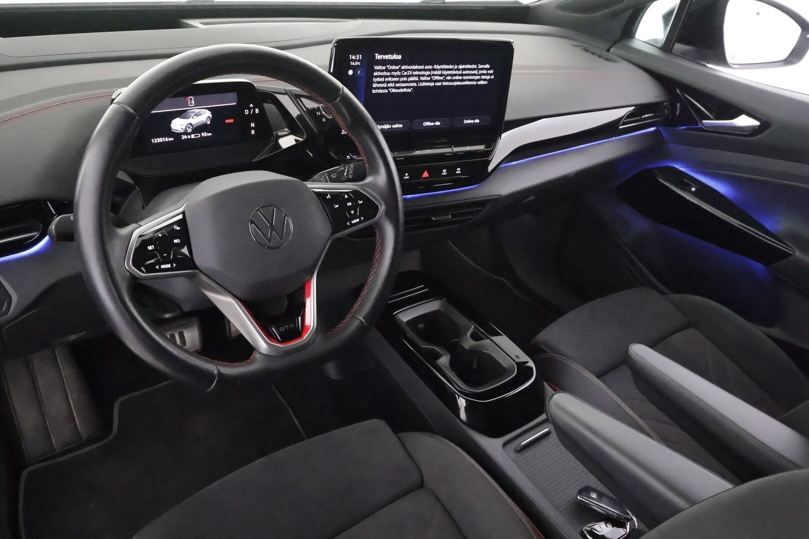 VOLKSWAGEN ID.4 2023 GTX 4MOTION Top Sport, akku 77 kWh - ILP | Hieronta | ACC | HUD | 360° | Vetokoukku | iQ Matrix | Lämpölasi | Sporttipenkit Muistilla | ALV | Supervarusteet | 2x Renkaat Aluvantein!