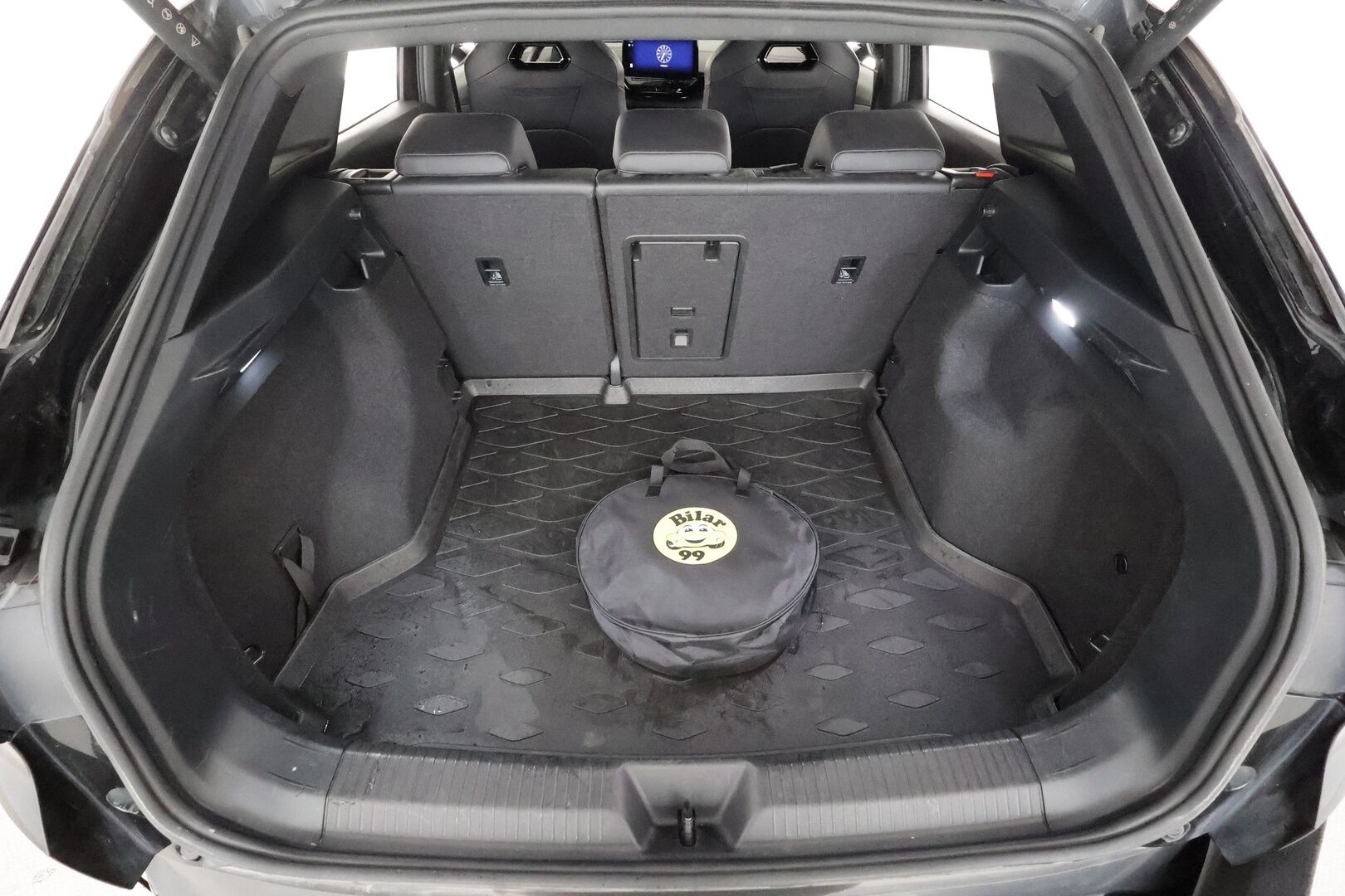 VOLKSWAGEN ID.4 2023 GTX 4MOTION Top Sport, akku 77 kWh - ILP | Hieronta | ACC | HUD | 360° | Vetokoukku | iQ Matrix | Lämpölasi | Sporttipenkit Muistilla | ALV | Supervarusteet | 2x Renkaat Aluvantein!