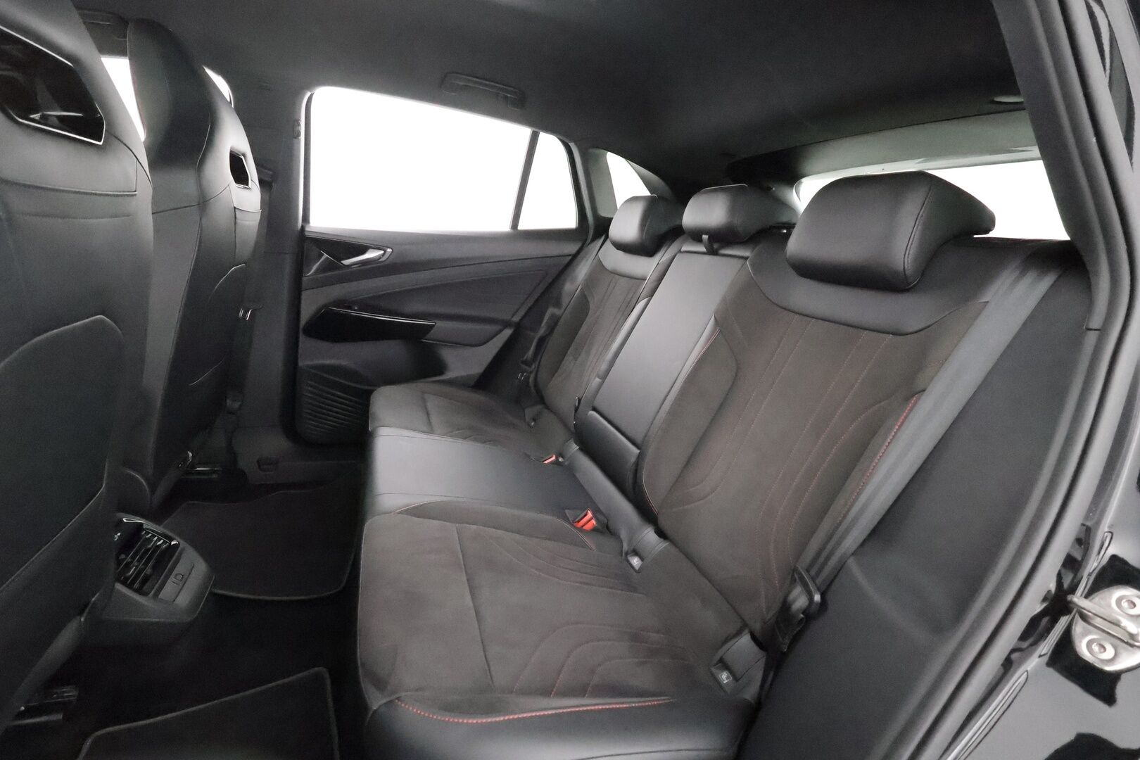 VOLKSWAGEN ID.4 2023 GTX 4MOTION Top Sport, akku 77 kWh - ILP | Hieronta | ACC | HUD | 360° | Vetokoukku | iQ Matrix | Lämpölasi | Sporttipenkit Muistilla | ALV | Supervarusteet | 2x Renkaat Aluvantein!