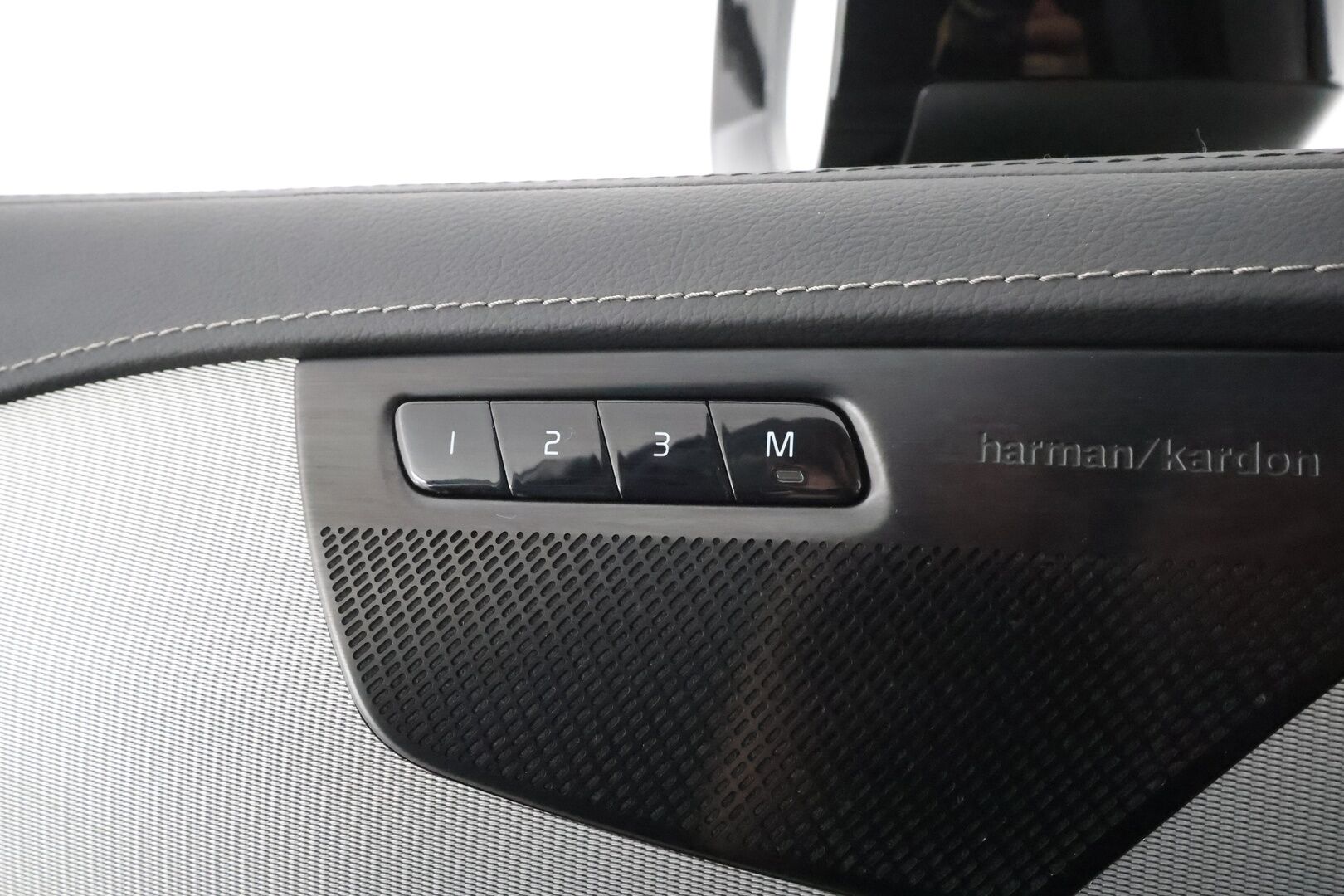Volvo XC90 2023 T8 AWD Long Range High Performance Ultimate Dark aut 7-P - | ACC | Webasto | Koukku | Full-LED | H/K | Muistipenkit | HUD | Panorama | 360-Kamera | Sporttinahat | Keyless | Apple&Android | Merkkihuollettu |