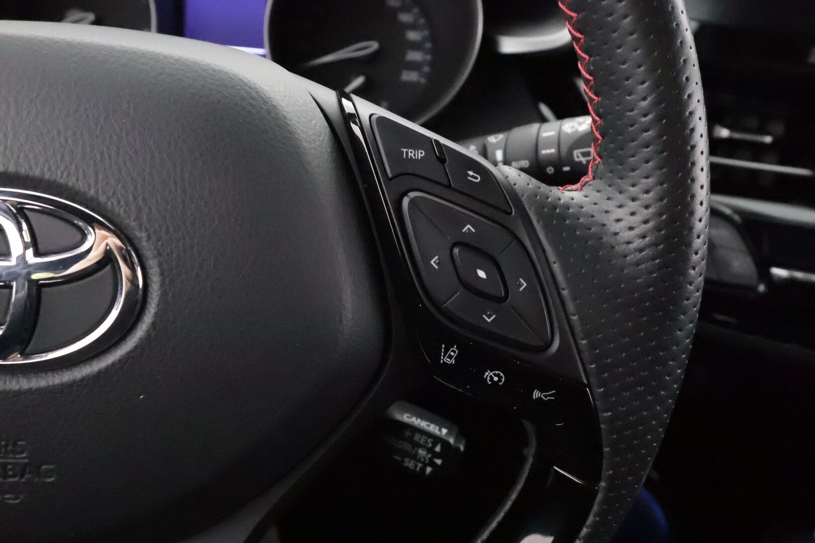 Toyota C-HR 2022 2,0 Hybrid GR Sport Tulossa!!! - JBL / ACC / P.kamera / Keinonahka-alcantara verhoilu / Sähkösäätöinen kuljettajanistuin / Smartkey / 2xrenkaat ja vanteet