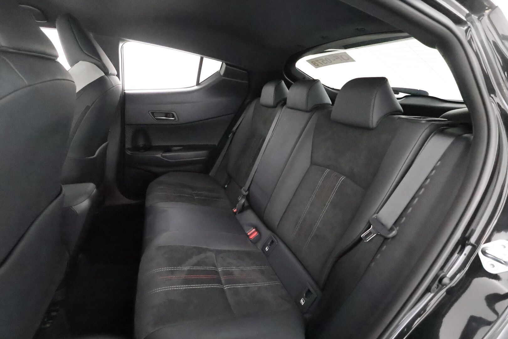 Toyota C-HR 2022 2,0 Hybrid GR Sport Tulossa!!! - JBL / ACC / P.kamera / Keinonahka-alcantara verhoilu / Sähkösäätöinen kuljettajanistuin / Smartkey / 2xrenkaat ja vanteet