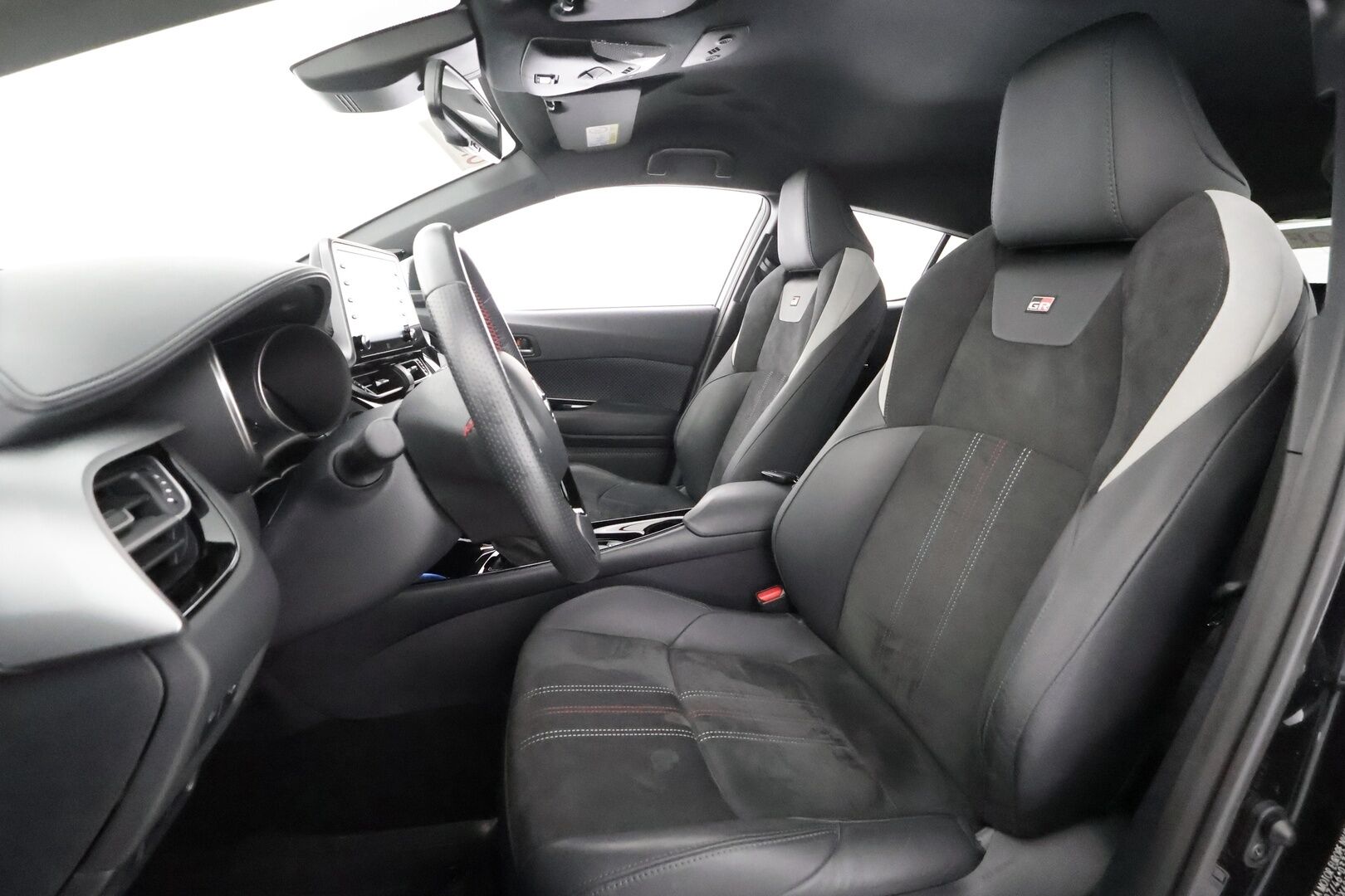 Toyota C-HR 2022 2,0 Hybrid GR Sport Tulossa!!! - JBL / ACC / P.kamera / Keinonahka-alcantara verhoilu / Sähkösäätöinen kuljettajanistuin / Smartkey / 2xrenkaat ja vanteet