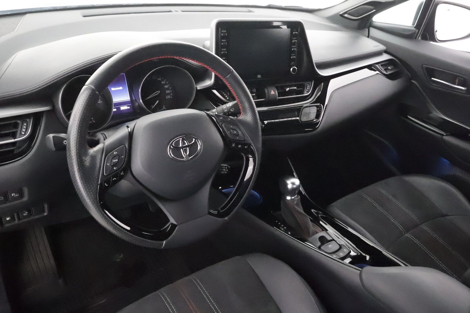 Toyota C-HR 2022 2,0 Hybrid GR Sport Tulossa!!! - JBL / ACC / P.kamera / Keinonahka-alcantara verhoilu / Sähkösäätöinen kuljettajanistuin / Smartkey / 2xrenkaat ja vanteet