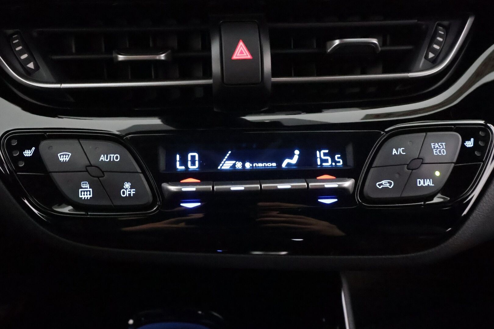 Toyota C-HR 2022 2,0 Hybrid GR Sport Tulossa!!! - JBL / ACC / P.kamera / Keinonahka-alcantara verhoilu / Sähkösäätöinen kuljettajanistuin / Smartkey / 2xrenkaat ja vanteet