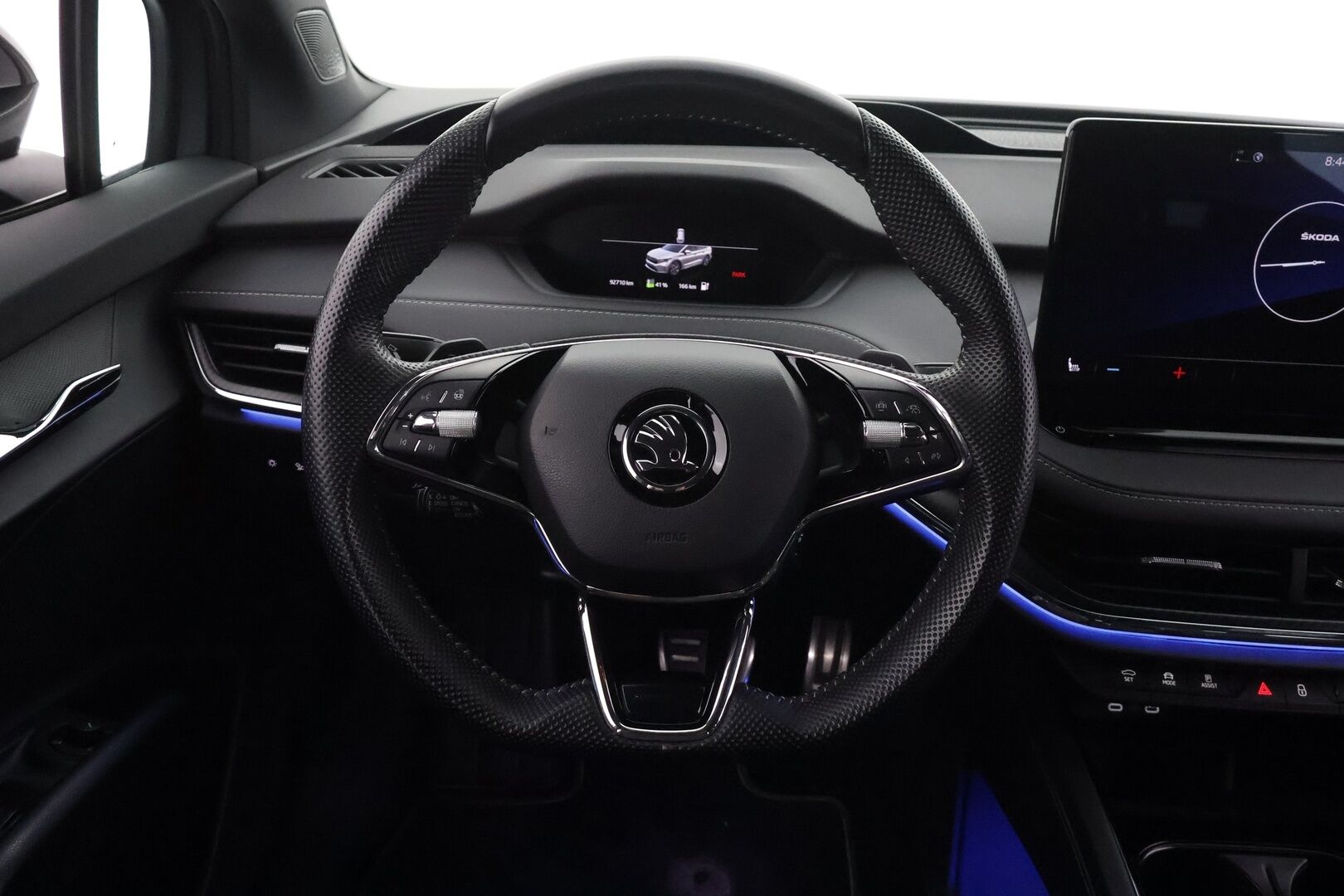 SKODA ENYAQ 2023 80 iV 204hv Sportline - | ACC | ILP | Koukku | HUD | Matrix | Muistipenkki | Canton | Nahka-alcantara | P.kamera | Ambient | Travel Assist | Side Assist | 2x renkaat aluin | 