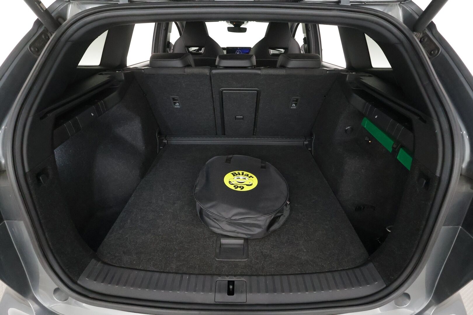 SKODA ENYAQ 2023 80 iV 204hv Sportline - | ACC | ILP | Koukku | HUD | Matrix | Muistipenkki | Canton | Nahka-alcantara | P.kamera | Ambient | Travel Assist | Side Assist | 2x renkaat aluin | 