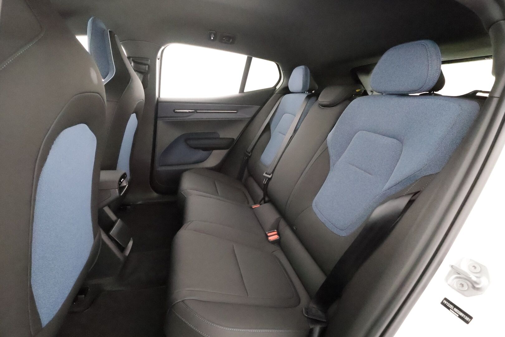 Volvo EX30 2025 Single Extended Range Plus - | ACC | ILP | Harman/Kardon | P.kamera | Puolinahat | LED | Ambient Light | BLIS | Pilot Assist | Apple & Android | Lämm. ratti | ALV | 