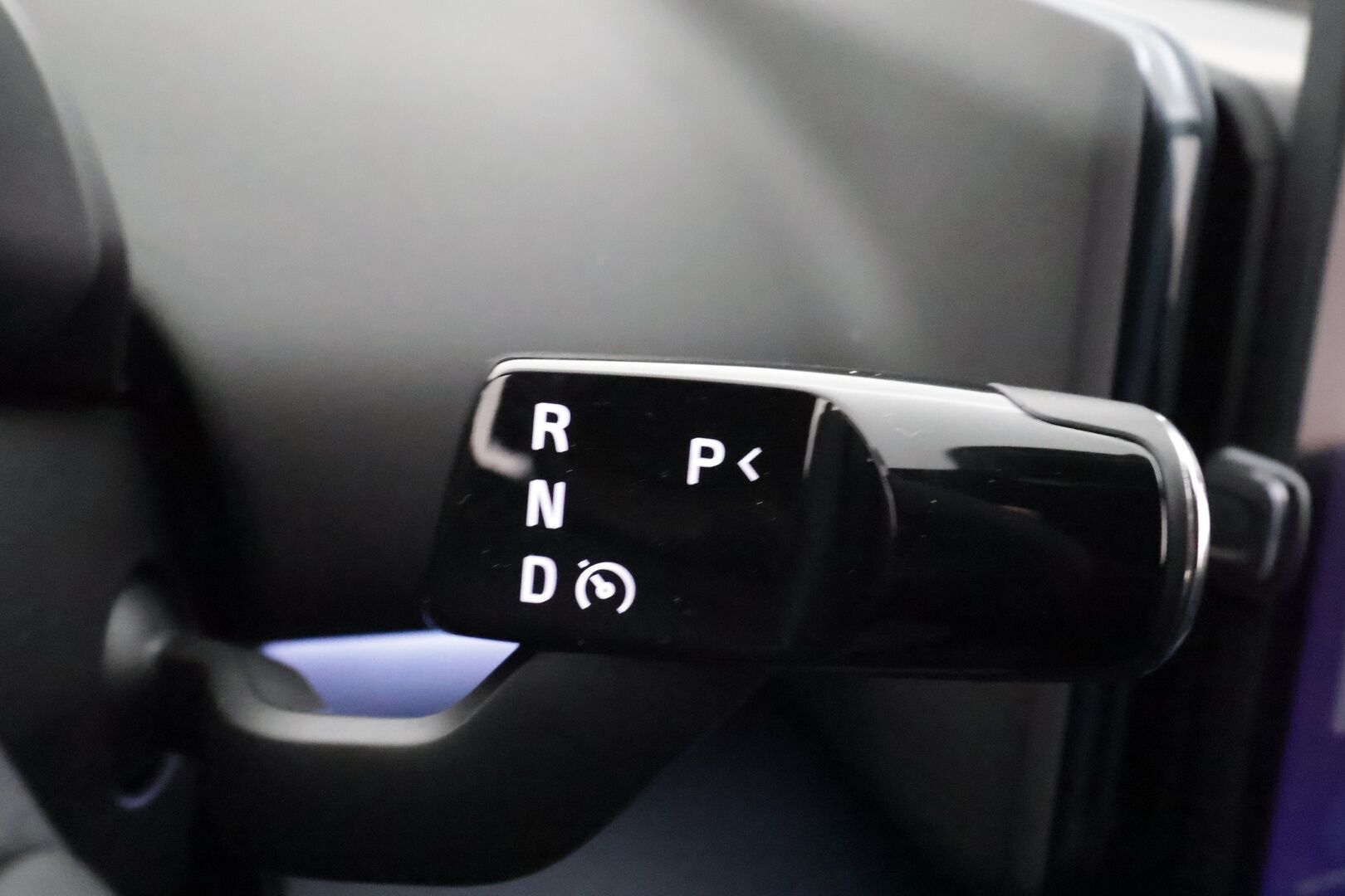 Volvo EX30 2025 Single Extended Range Plus - | ACC | ILP | Harman/Kardon | P.kamera | Puolinahat | LED | Ambient Light | BLIS | Pilot Assist | Apple & Android | Lämm. ratti | ALV | 
