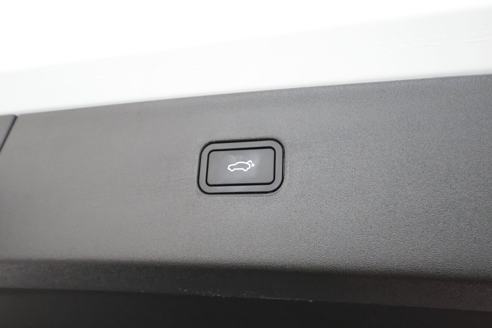 Volvo EX30 2025 Single Extended Range Plus - | ACC | ILP | Harman/Kardon | P.kamera | Puolinahat | LED | Ambient Light | BLIS | Pilot Assist | Apple & Android | Lämm. ratti | ALV | 