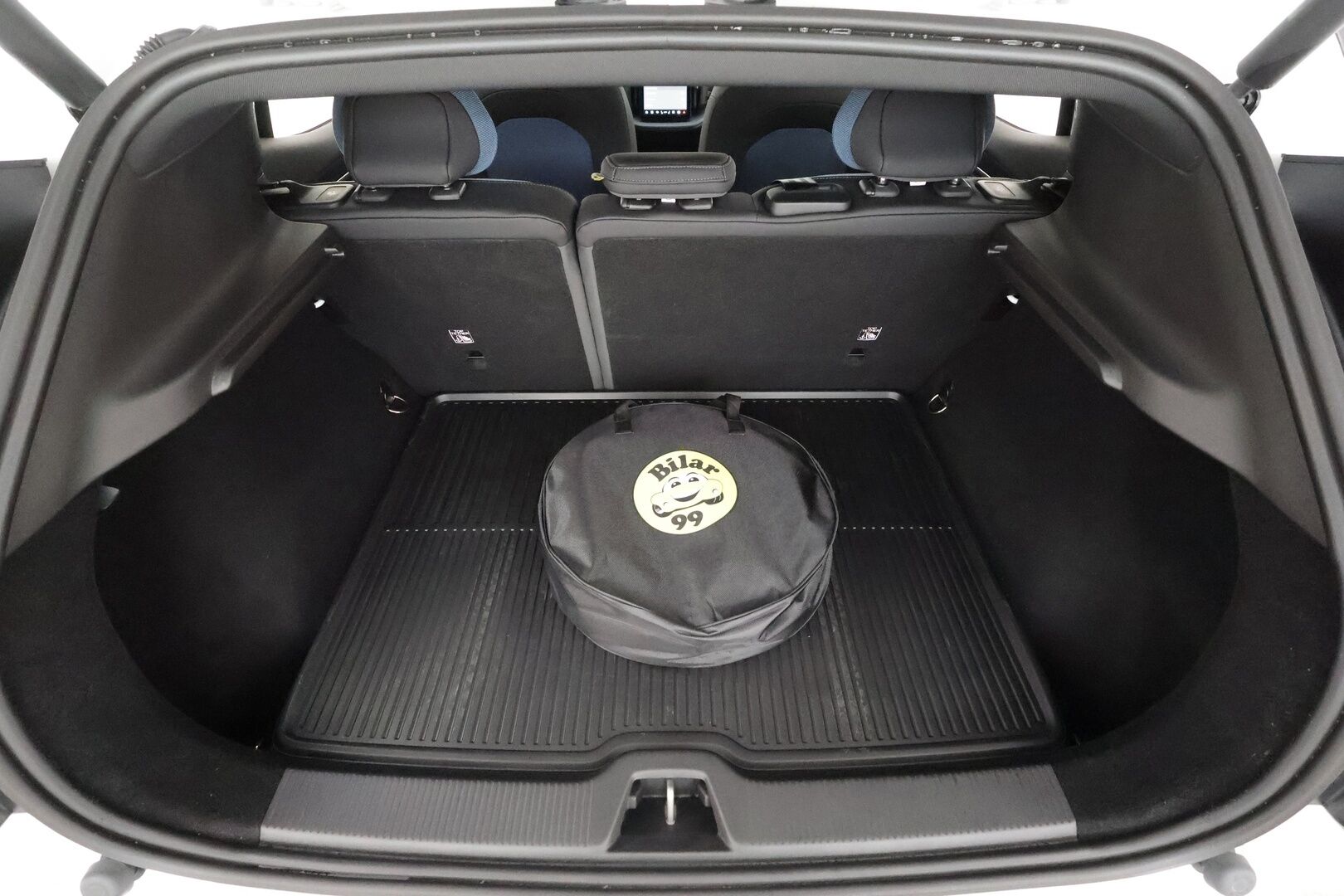 Volvo EX30 2025 Single Extended Range Plus - | ACC | ILP | Harman/Kardon | P.kamera | Puolinahat | LED | Ambient Light | BLIS | Pilot Assist | Apple & Android | Lämm. ratti | ALV | 