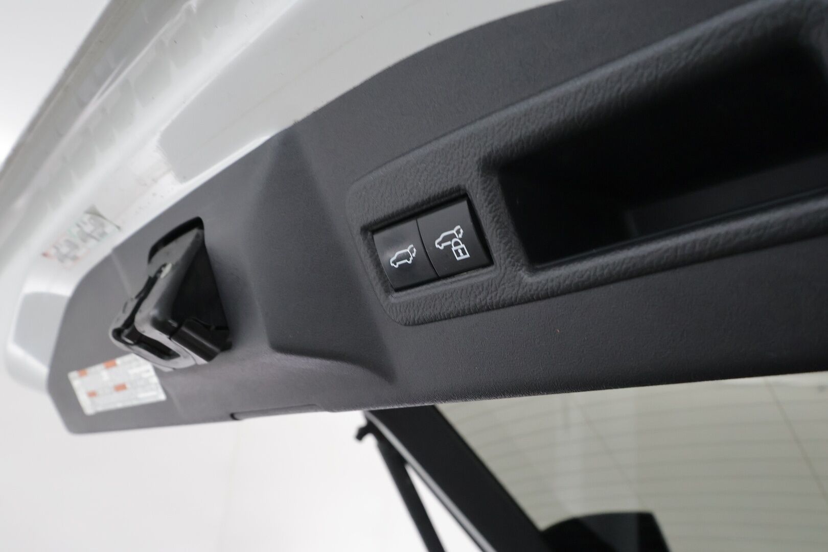 Toyota bZ4X 2024 Premium AWD - | 11kw | ACC | ILP | Koukku | JBL | Ilm. nahat | Muistipenkki | Lasikatto | 360° | AHS-LED | Lämm. tuulilasi | Lämm. ratti | Keyless | ALV |